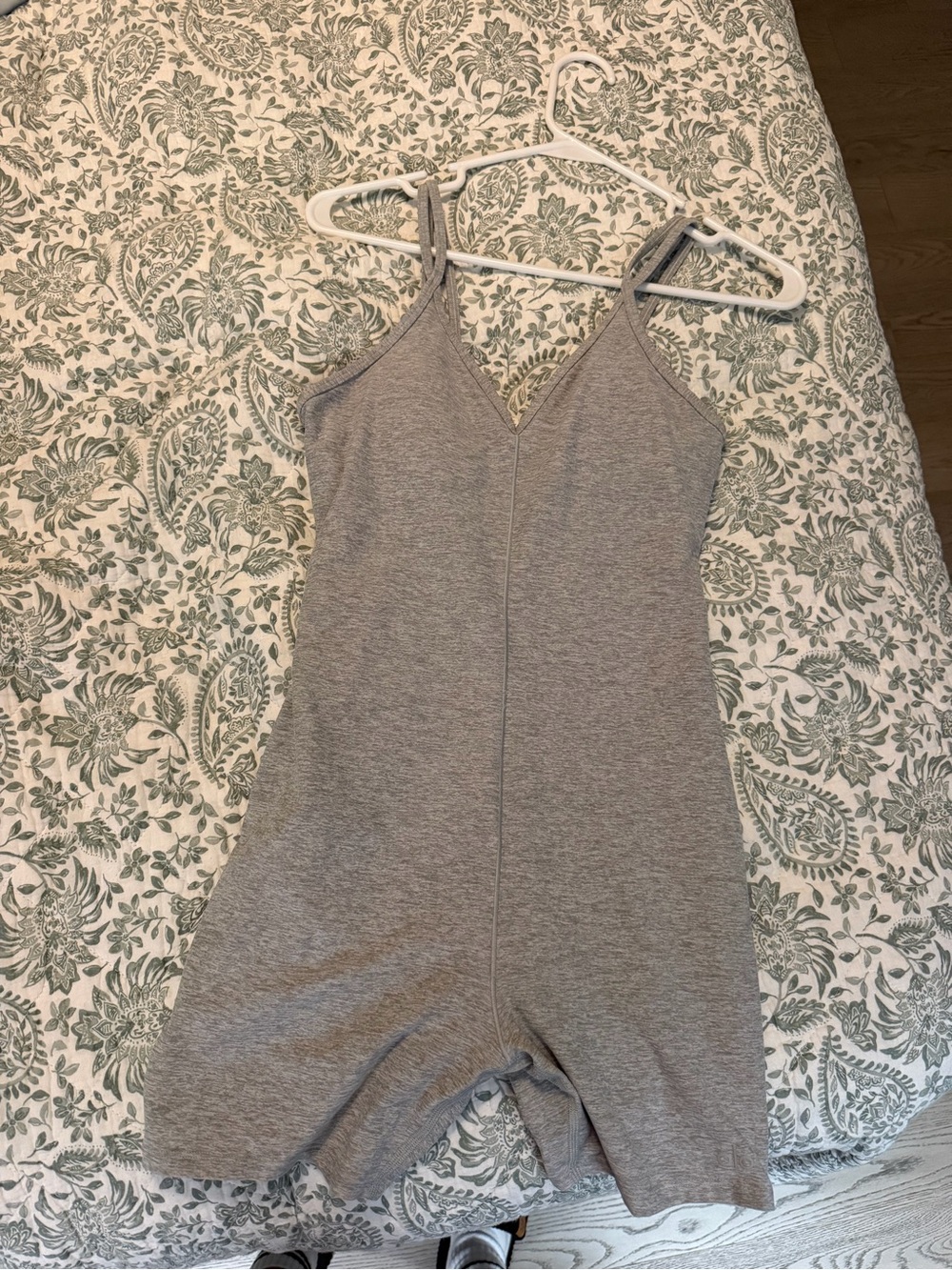 ALO Yoga Light Gray Sleeveless V-Neck Romper